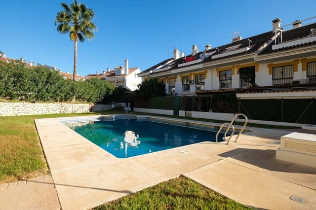 4 soveværelse Byhus til salg i Mijas Costa, Mijas med swimmingpool garage - € 529.000 (Ref: 9802544)