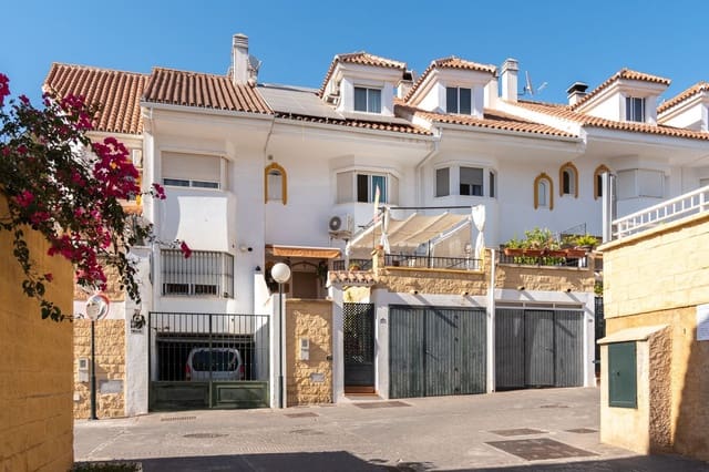 4 soveværelse Byhus til salg i Mijas Costa, Mijas med swimmingpool garage - € 529.000 (Ref: 9802544)