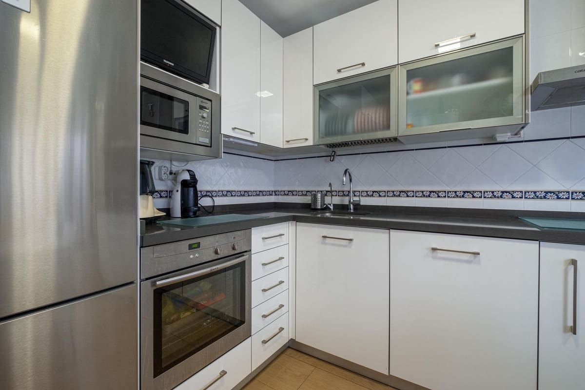 4 soveværelse Byhus til salg i Mijas Costa med swimmingpool garage - € 529.000 (Ref: 9802544)