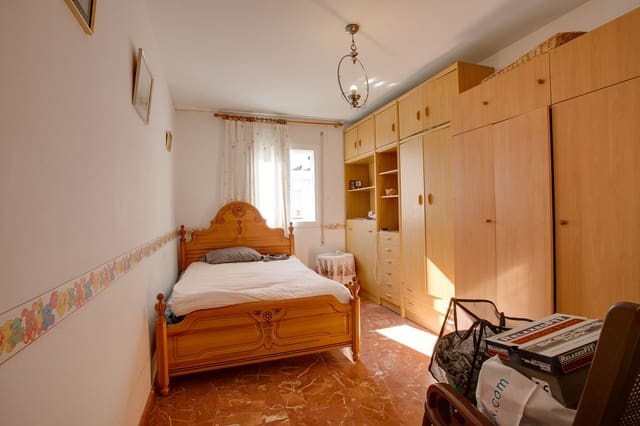 4 chambre Maison de Ville à vendre à Estepona avec piscine garage - 475 000 € (Ref: 9802546)