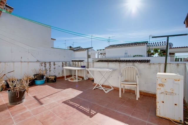 4 chambre Maison de Ville à vendre à Estepona avec piscine garage - 475 000 € (Ref: 9802546)