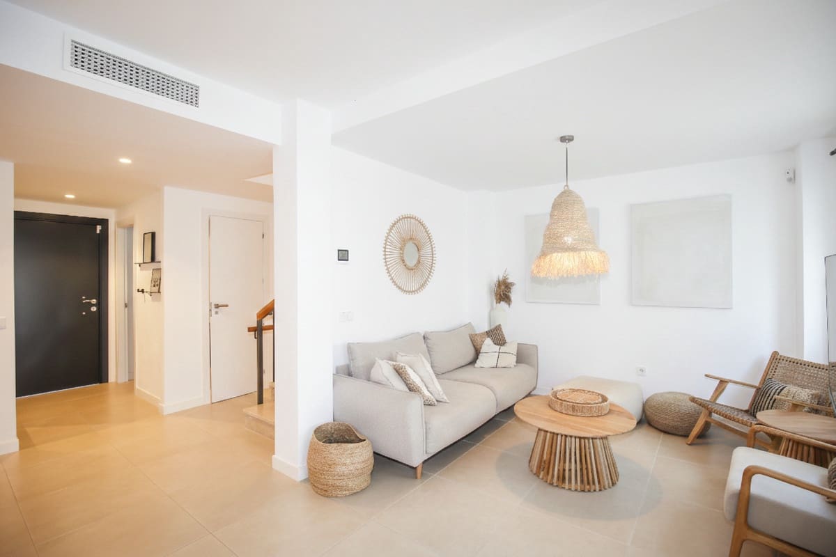 3 Zimmer Haus zu verkaufen in El Paraiso mit Pool Garage - 549.000 € (Ref: 9802552)