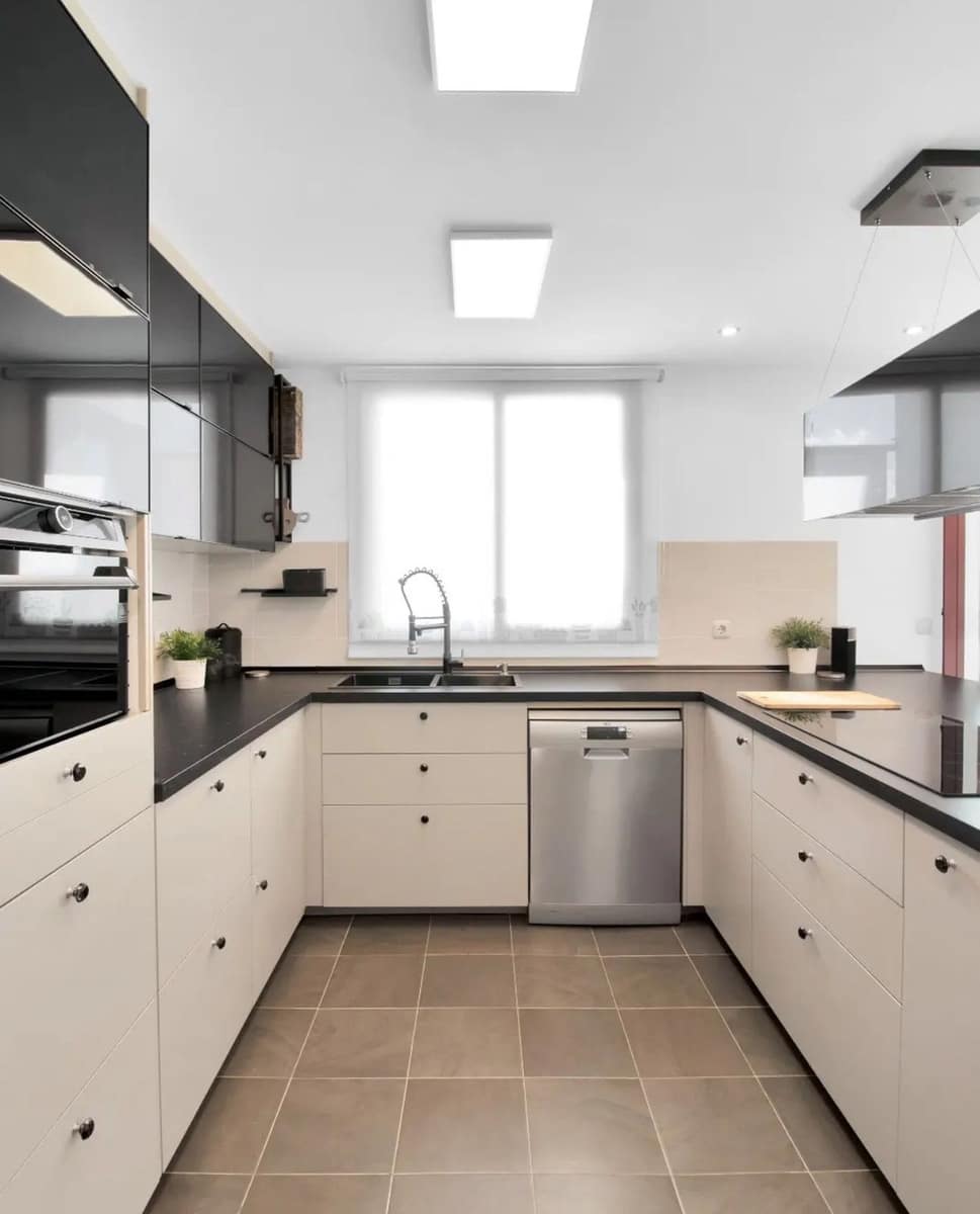 3 bedroom Townhouse for sale in Casares with pool - € 535,000 (Ref: 9802554)