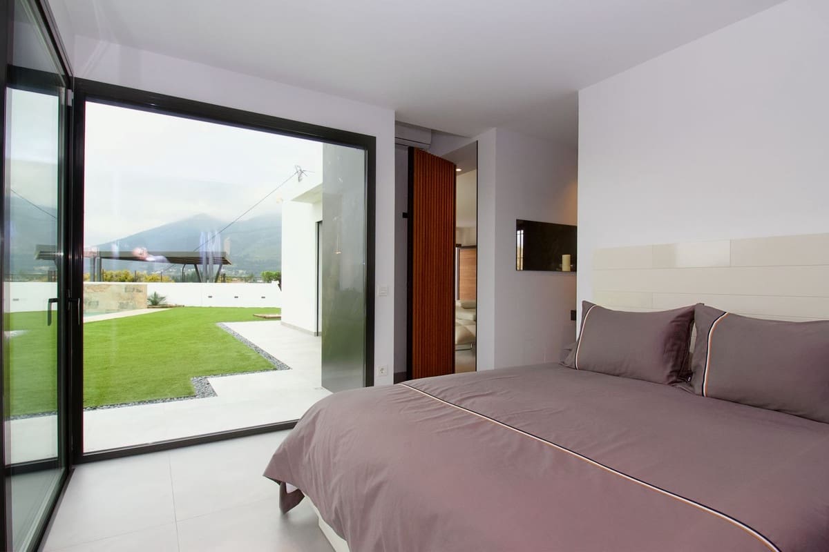 Chalet de 3 habitaciones en Alhaurín el Grande en venta con piscina garaje - 895.000 € (Ref: 9802741)