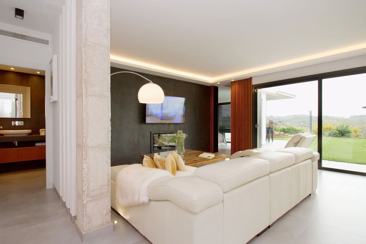 Chalet de 3 habitaciones en Alhaurín el Grande en venta con piscina garaje - 895.000 € (Ref: 9802741)