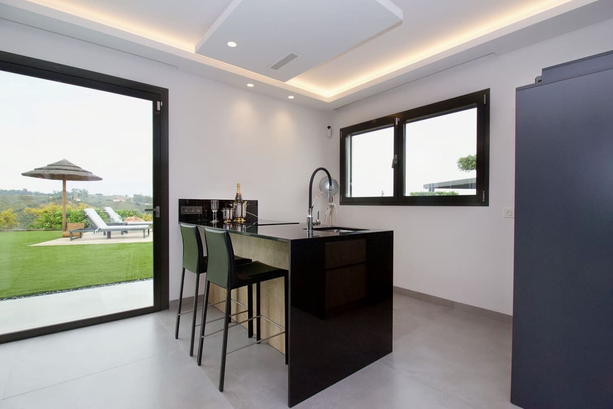 Chalet de 3 habitaciones en Alhaurín el Grande en venta con piscina garaje - 895.000 € (Ref: 9802741)