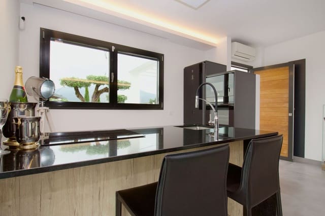 Chalet de 3 habitaciones en Alhaurín el Grande en venta con piscina garaje - 895.000 € (Ref: 9802741)