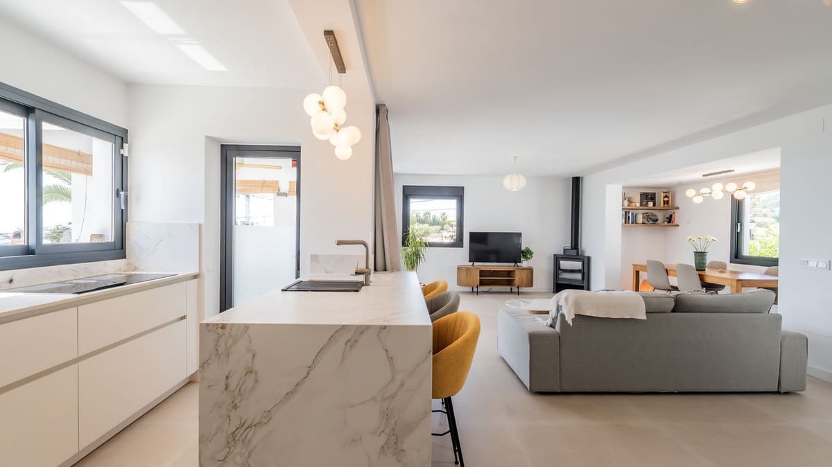 4 sovrum Villa till salu i Benalmadena med pool garage - 1 450 000 € (Ref: 9802906)