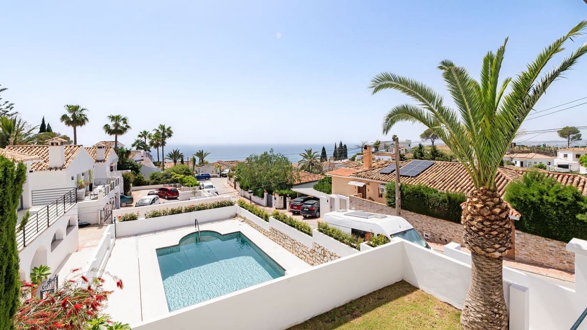 4 sovrum Villa till salu i Benalmadena med pool garage - 1 450 000 € (Ref: 9802906)