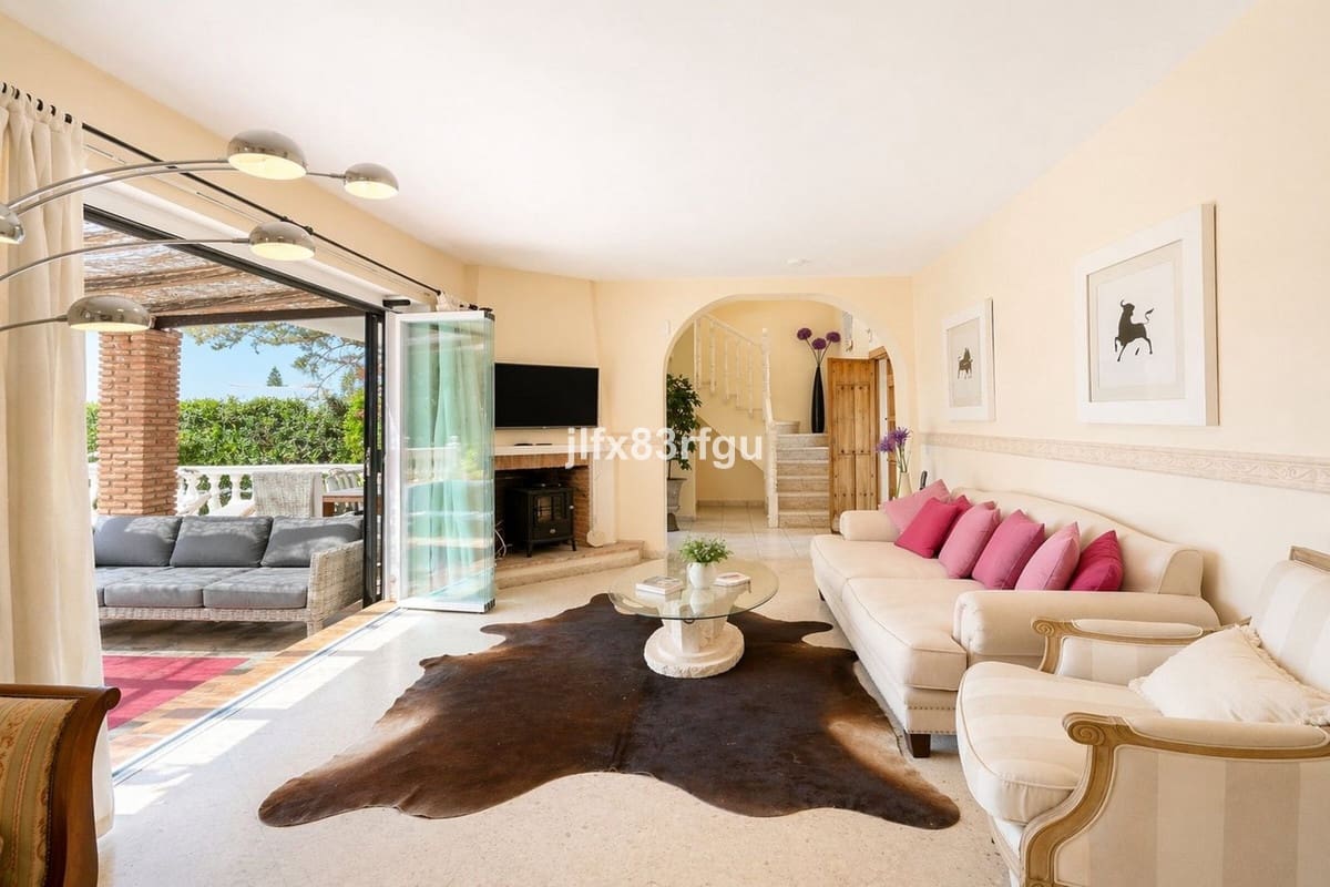 4 Zimmer Villa zu verkaufen in Riviera del Sol mit Pool Garage - 995.000 € (Ref: 9802908)