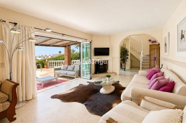 4 makuuhuone Huvila myytävänä paikassa Riviera del Sol, Mijas mukana uima-altaan 
autotalli - 995 000 € (Ref: 9802908)