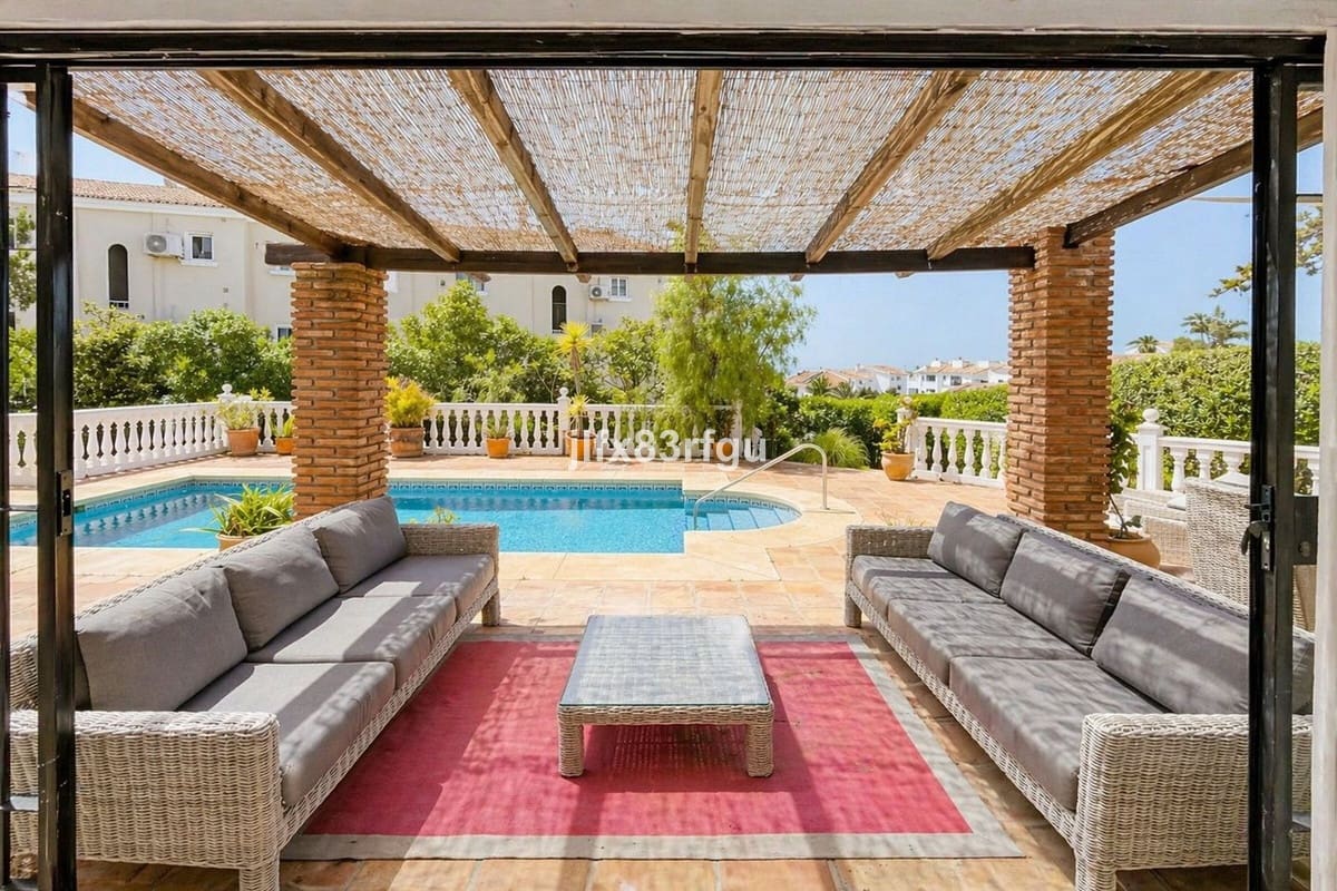 4 Zimmer Villa zu verkaufen in Riviera del Sol mit Pool Garage - 995.000 € (Ref: 9802908)