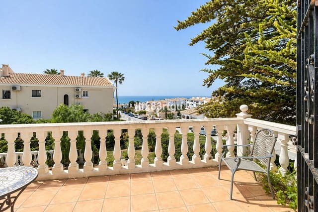 4 makuuhuone Huvila myytävänä paikassa Riviera del Sol, Mijas mukana uima-altaan 
autotalli - 995 000 € (Ref: 9802908)