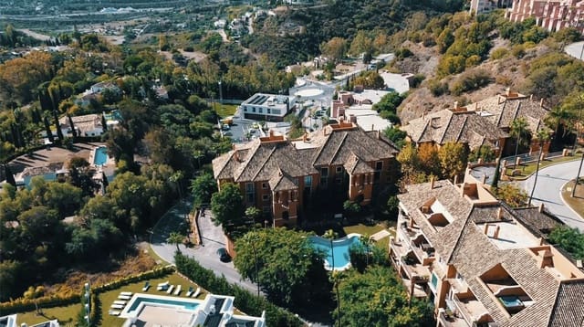 3 bedroom Apartment for sale in Marbella - € 875,000 (Ref: 9805321)