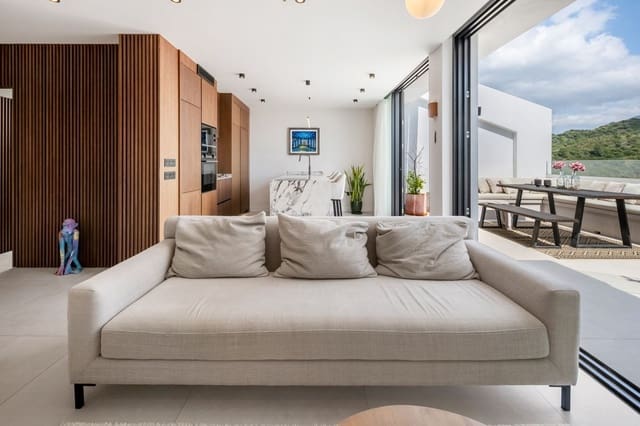 2 chambre Penthouse à vendre à Marbella avec piscine garage - 769 000 € (Ref: 9805322)