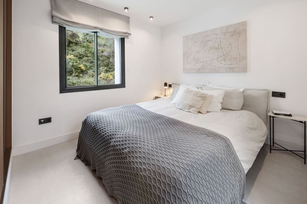 2 chambre Penthouse à vendre à Marbella avec piscine garage - 769 000 € (Ref: 9805322)