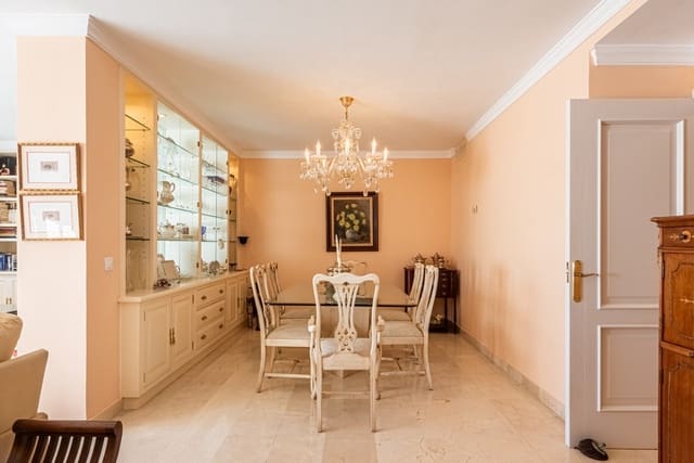 2 chambre Appartement à vendre à Marbella avec piscine - 595 000 € (Ref: 9805324)
