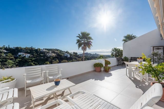 2 chambre Appartement à vendre à Marbella avec piscine - 595 000 € (Ref: 9805324)