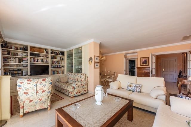 2 chambre Appartement à vendre à Marbella avec piscine - 595 000 € (Ref: 9805324)