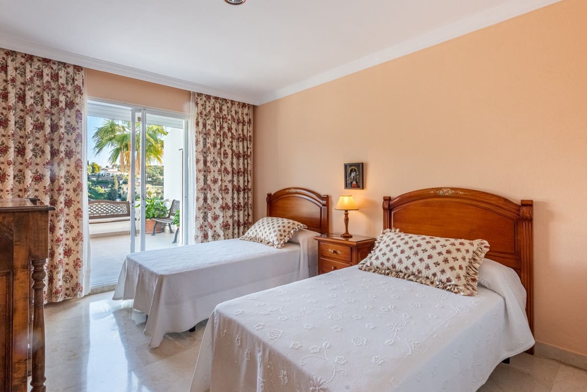 2 chambre Appartement à vendre à Marbella avec piscine - 595 000 € (Ref: 9805324)