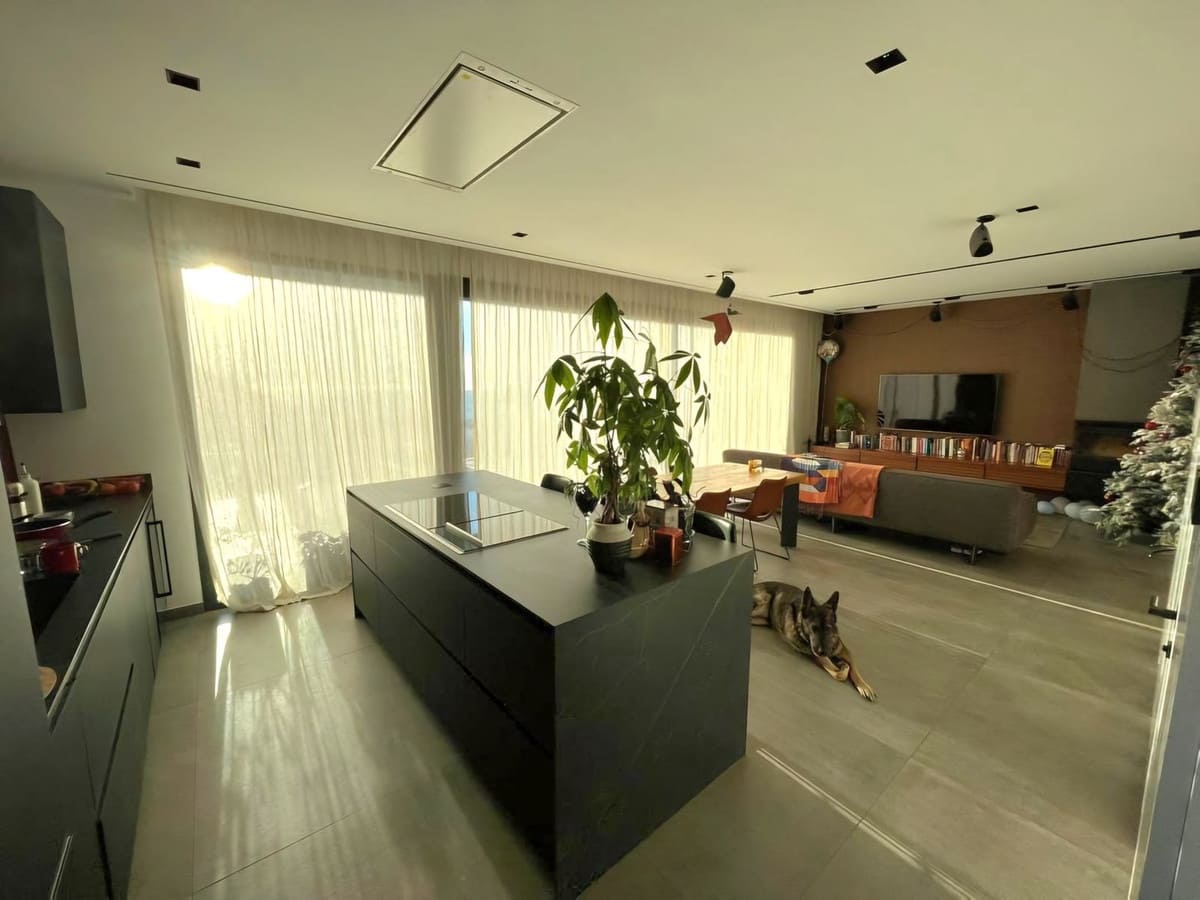 5 bedroom Villa for sale in Mijas with pool garage - € 1,600,000 (Ref: 9805328)