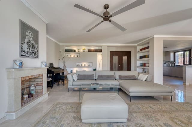 5 chambre Villa/Maison à vendre à Guadalmina Alta, Marbella avec piscine garage - 1 580 000 € (Ref: 9805329)