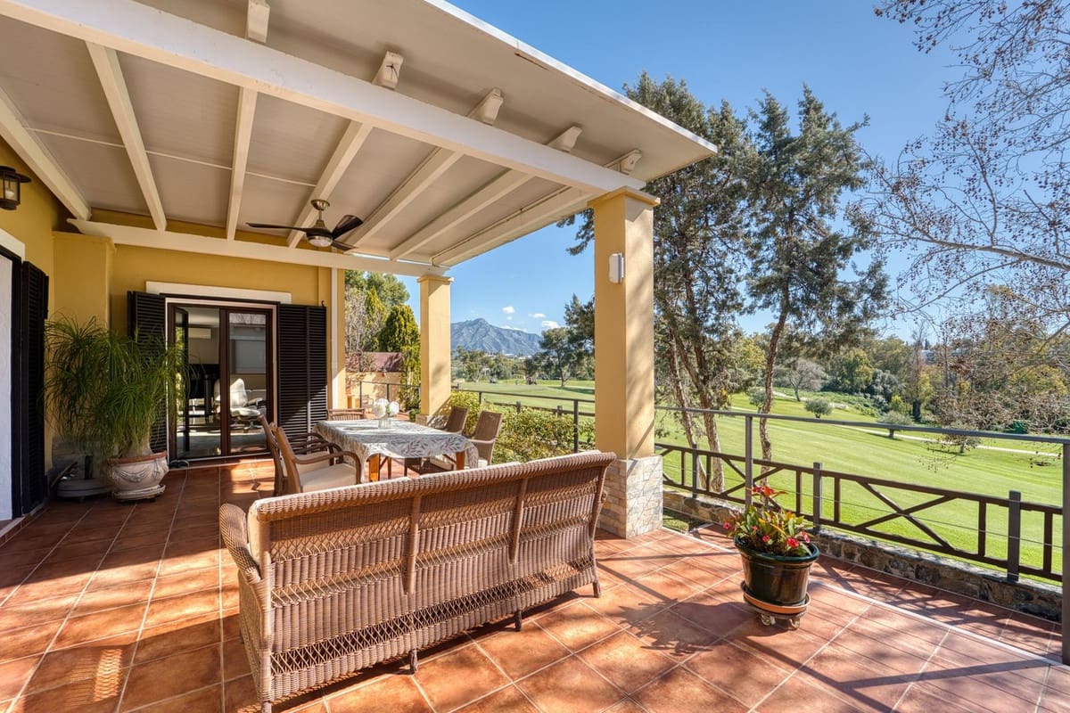 5 chambre Villa/Maison à vendre à Guadalmina avec piscine garage - 1 580 000 € (Ref: 9805329)