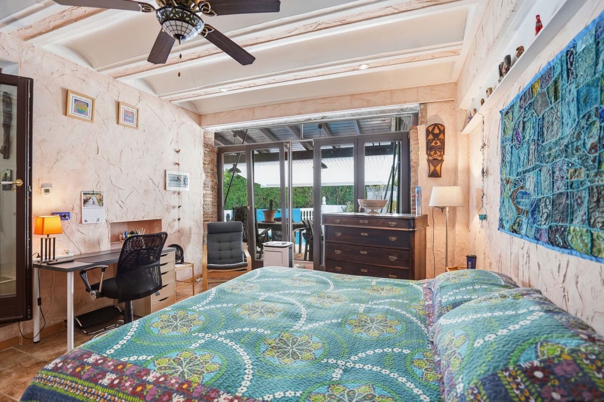 3 bedroom Villa for sale in La Cala de Mijas with pool - € 900,000 (Ref: 9805332)