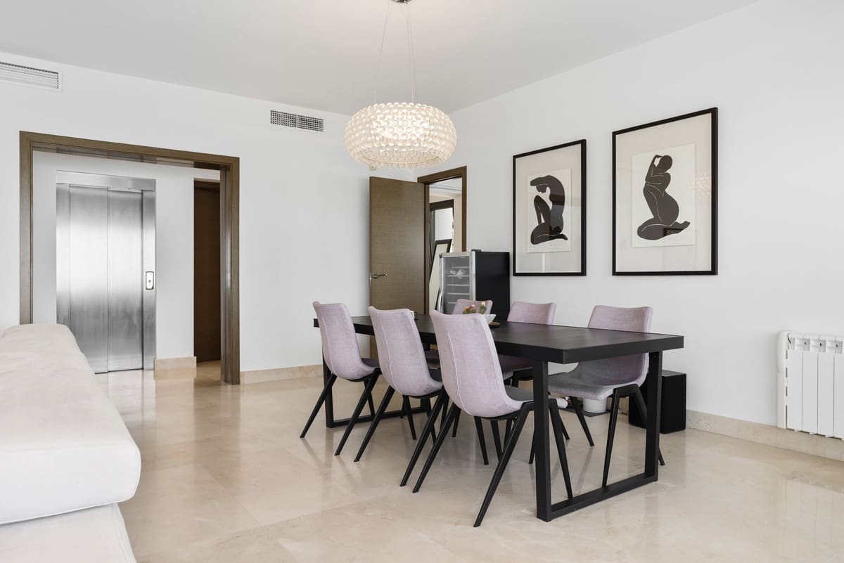 4 soveværelse Villa til salg i Benahavis med swimmingpool garage - € 1.725.000 (Ref: 9805334)