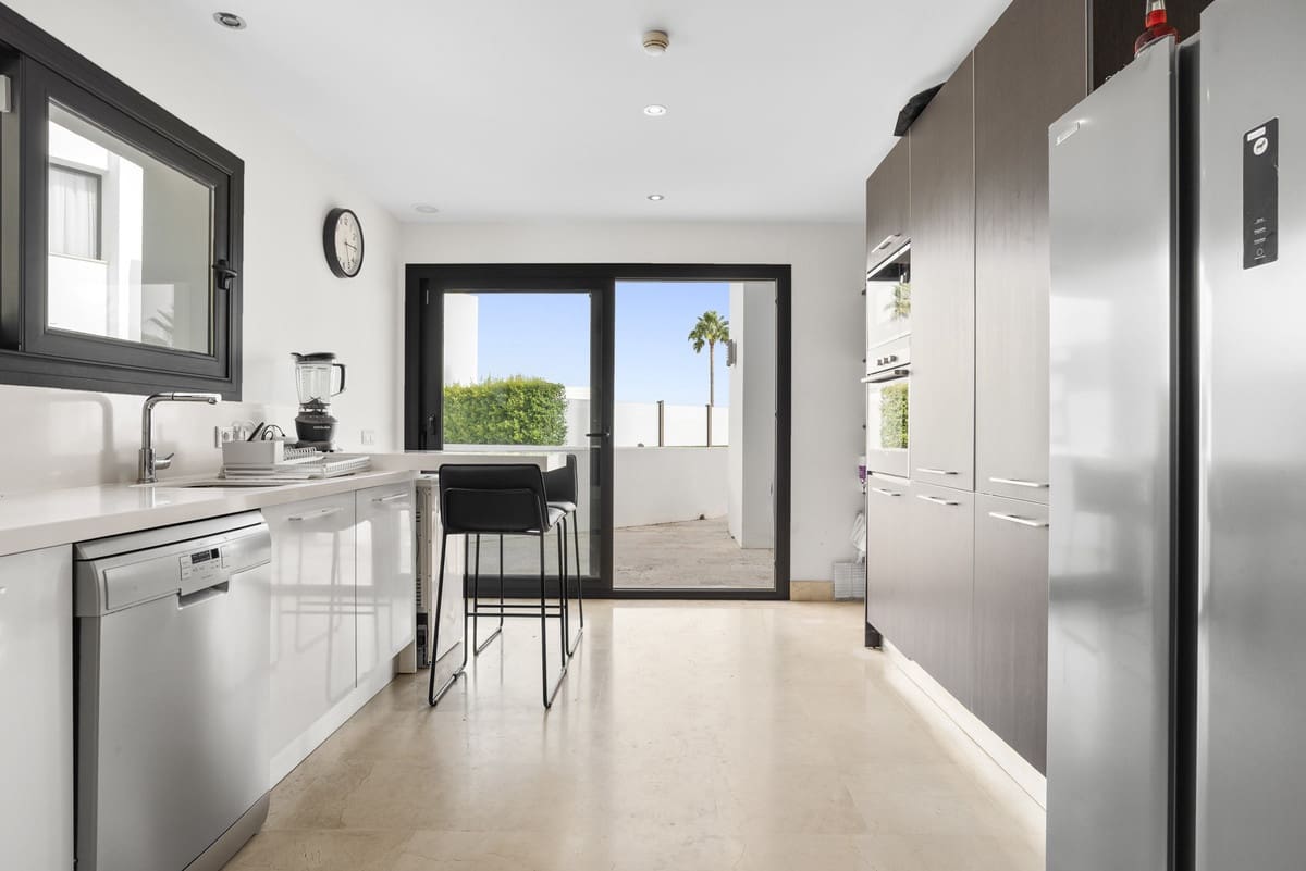 4 soveværelse Villa til salg i Benahavis med swimmingpool garage - € 1.725.000 (Ref: 9805334)