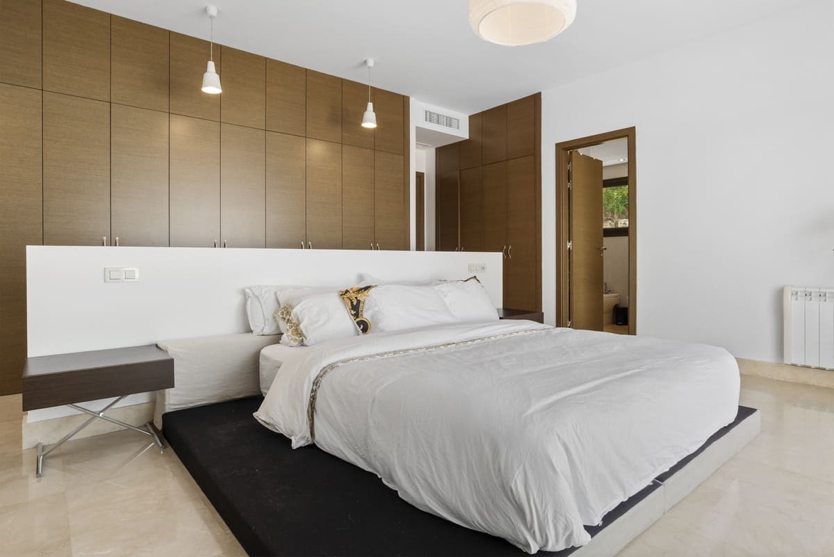 4 soveværelse Villa til salg i Benahavis med swimmingpool garage - € 1.725.000 (Ref: 9805334)