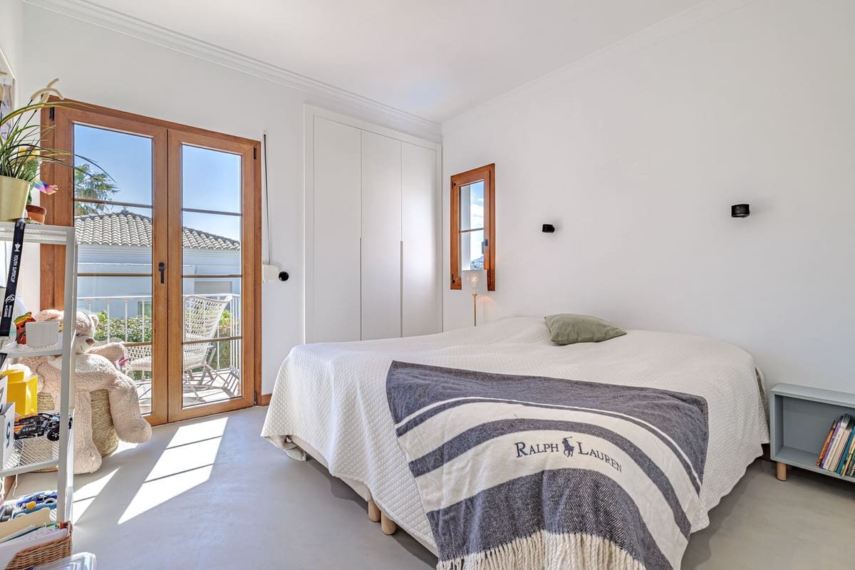 4 quarto Moradia para venda em New Golden Mile com piscina garagem - 1 690 000 € (Ref: 9805335)