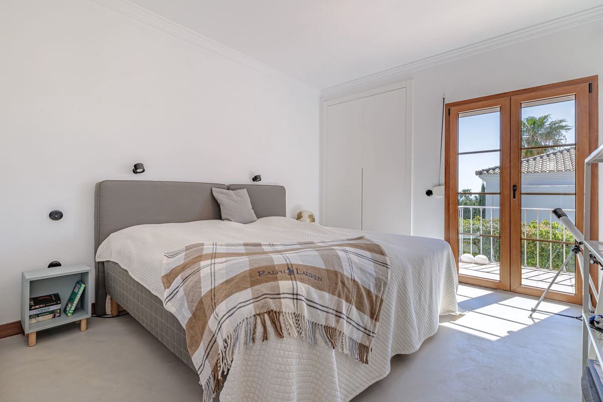 4 quarto Moradia para venda em New Golden Mile com piscina garagem - 1 690 000 € (Ref: 9805335)