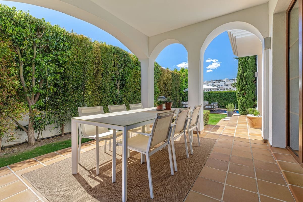 4 quarto Moradia para venda em New Golden Mile com piscina garagem - 1 690 000 € (Ref: 9805335)