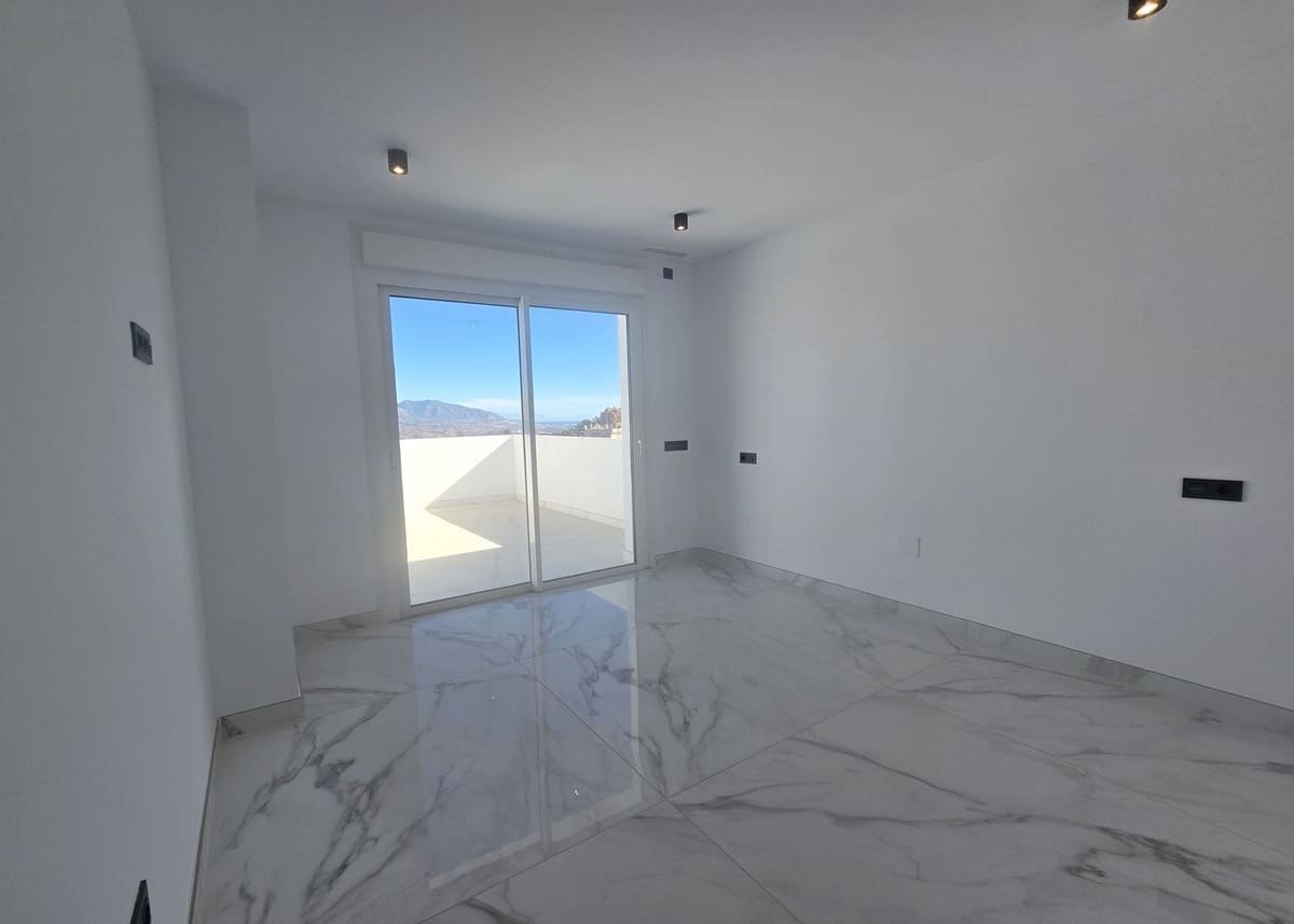 Chalet de 4 habitaciones en La Mairena en venta con piscina garaje - 1.599.000 € (Ref: 9805336)