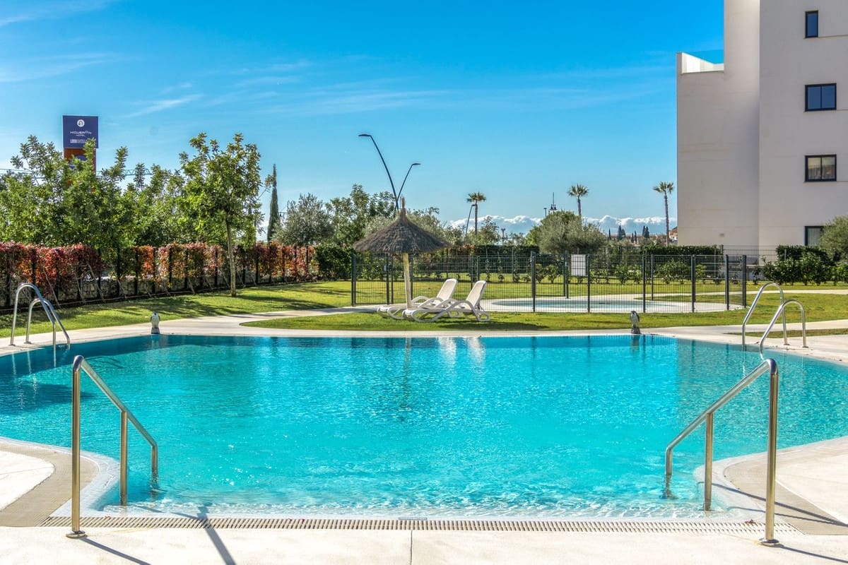 3 Zimmer Apartment zu verkaufen in Fuengirola mit Pool Garage - 940.000 € (Ref: 9805511)