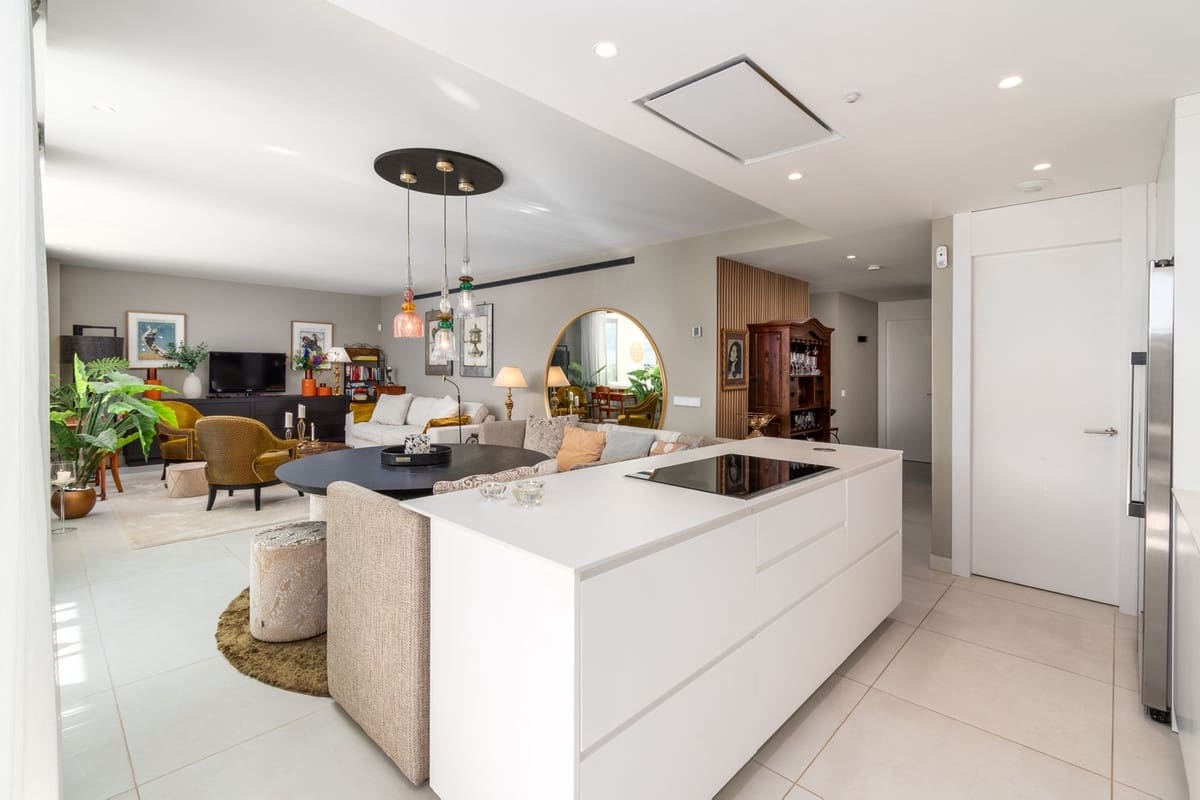 3 Zimmer Apartment zu verkaufen in Fuengirola mit Pool Garage - 940.000 € (Ref: 9805511)