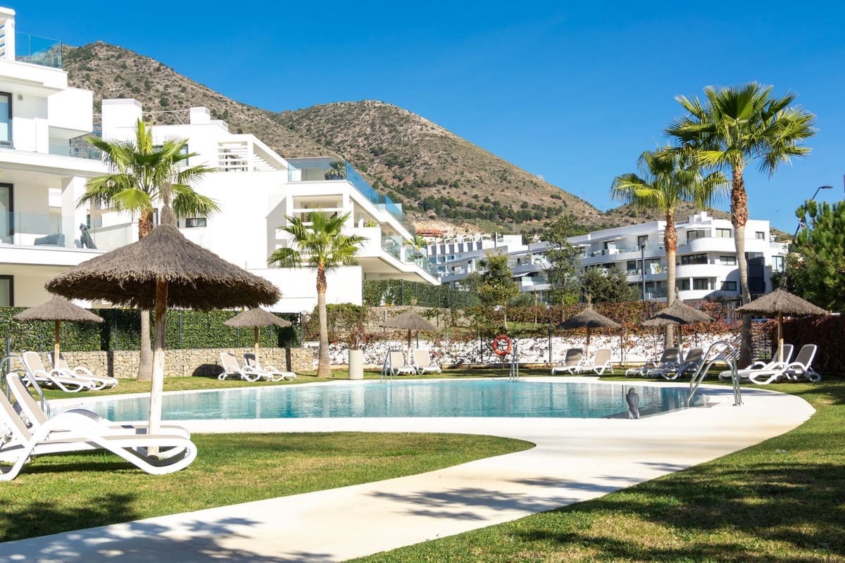 3 Zimmer Apartment zu verkaufen in Fuengirola mit Pool Garage - 940.000 € (Ref: 9805511)