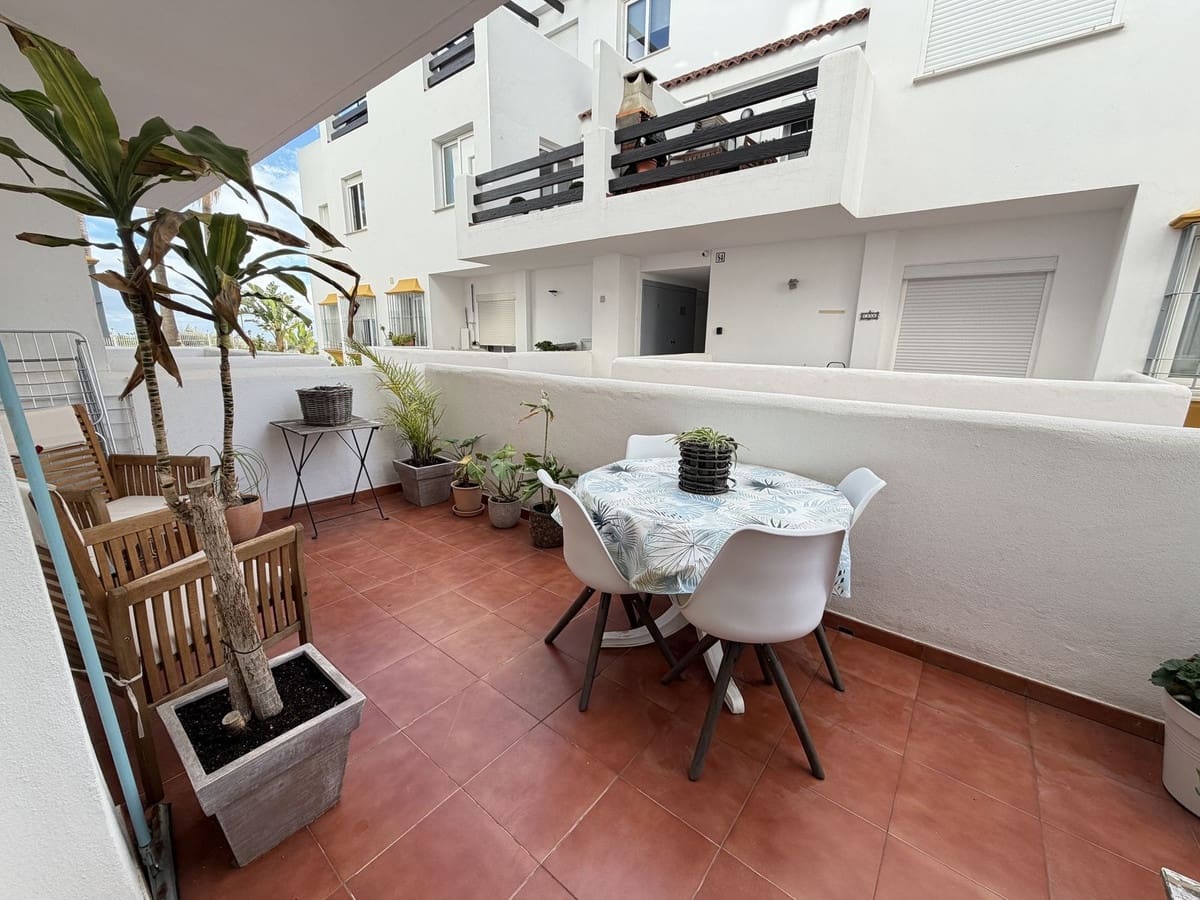2 slaapkamer Appartement te koop in Estepona met zwembad garage - € 245.000 (Ref: 9805641)