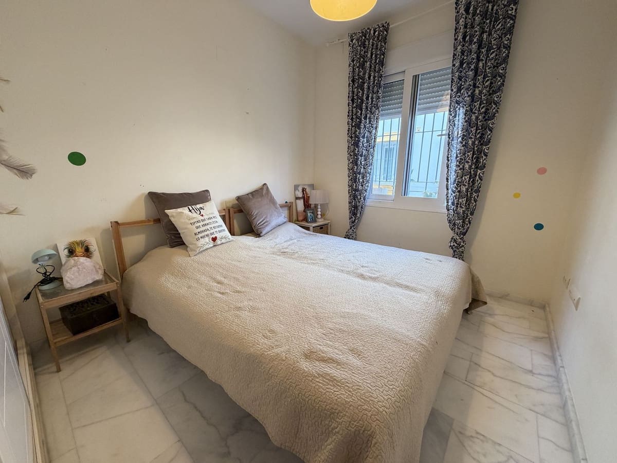 2 slaapkamer Appartement te koop in Estepona met zwembad garage - € 245.000 (Ref: 9805641)
