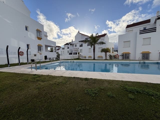 2 slaapkamer Appartement te koop in Estepona met zwembad garage - € 245.000 (Ref: 9805641)