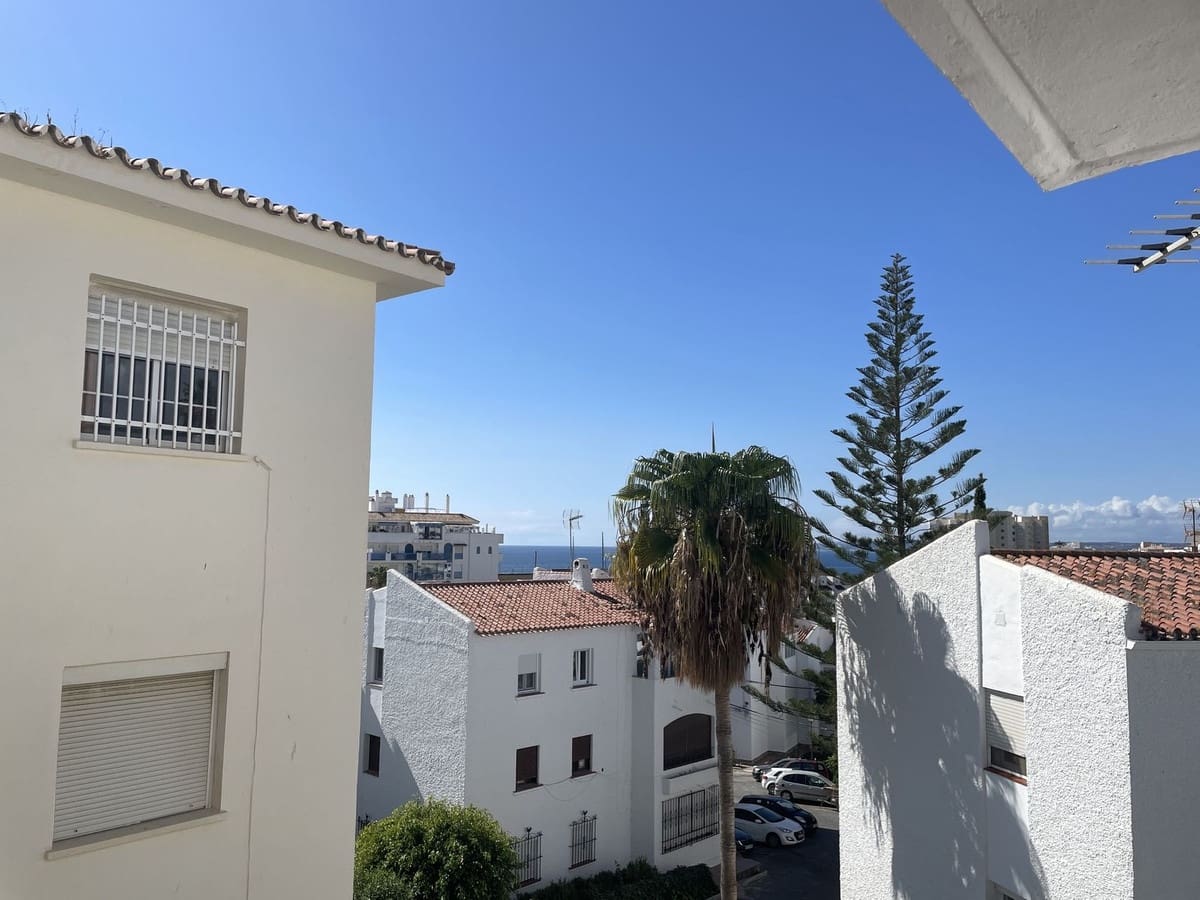 2 sovrum Lägenhet till salu i Estepona - 298 000 € (Ref: 9807354)