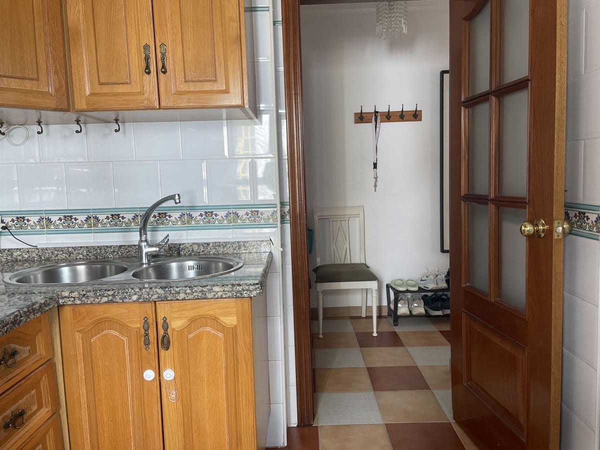 2 sovrum Lägenhet till salu i Estepona - 298 000 € (Ref: 9807354)