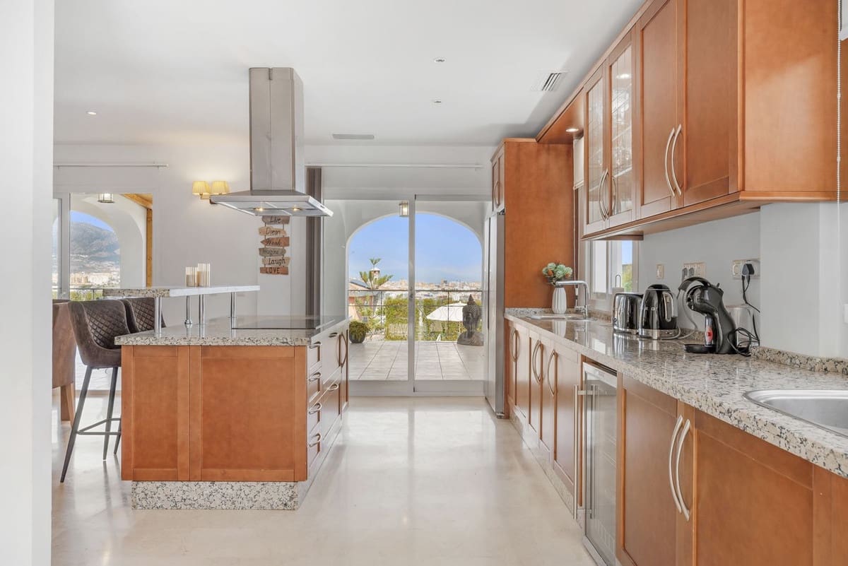 5 chambre Villa/Maison à vendre à Cerro del Aguila avec piscine garage - 995 000 € (Ref: 9808943)