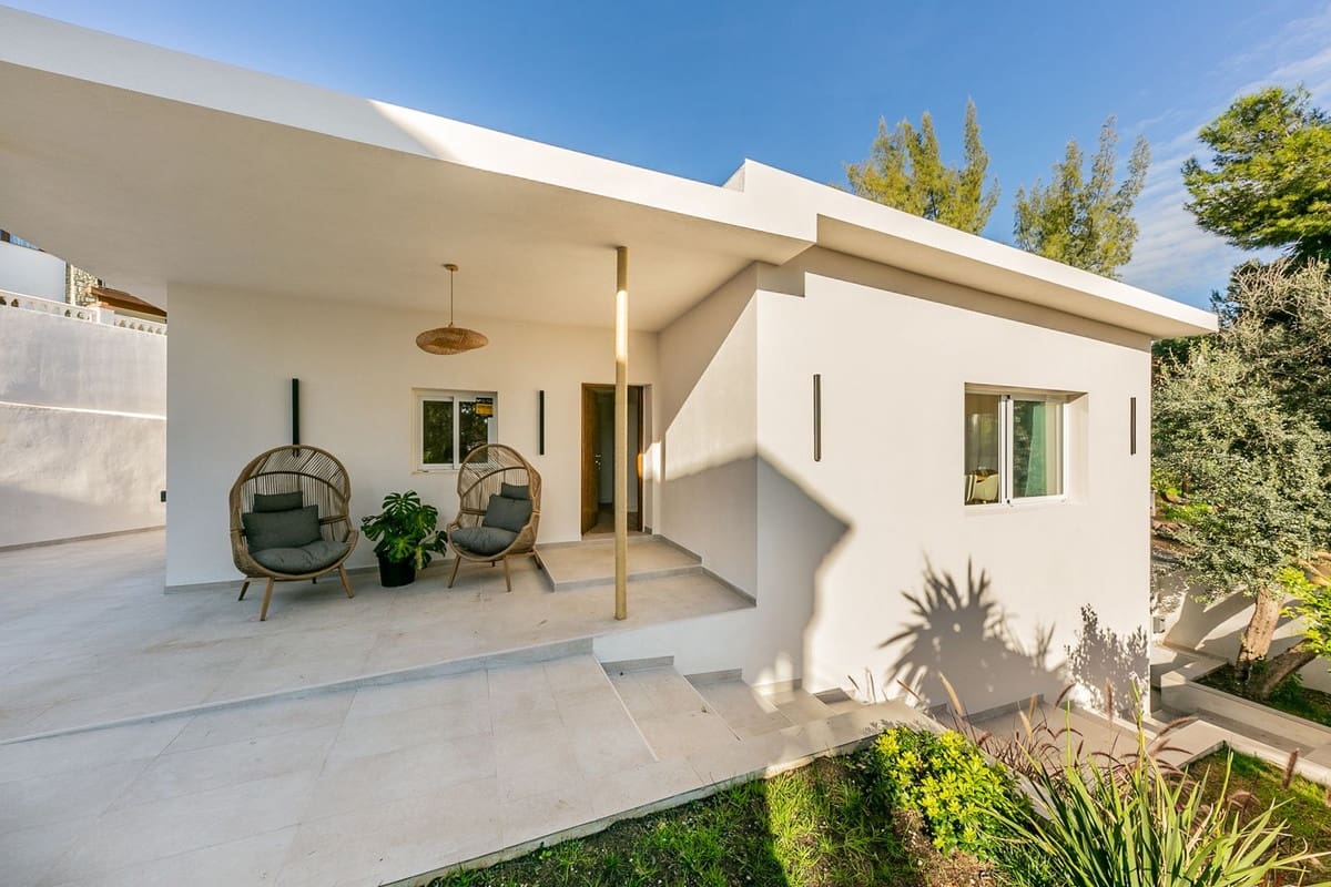 3 Zimmer Villa zu verkaufen in Fuengirola mit Pool Garage - 749.000 € (Ref: 9808944)