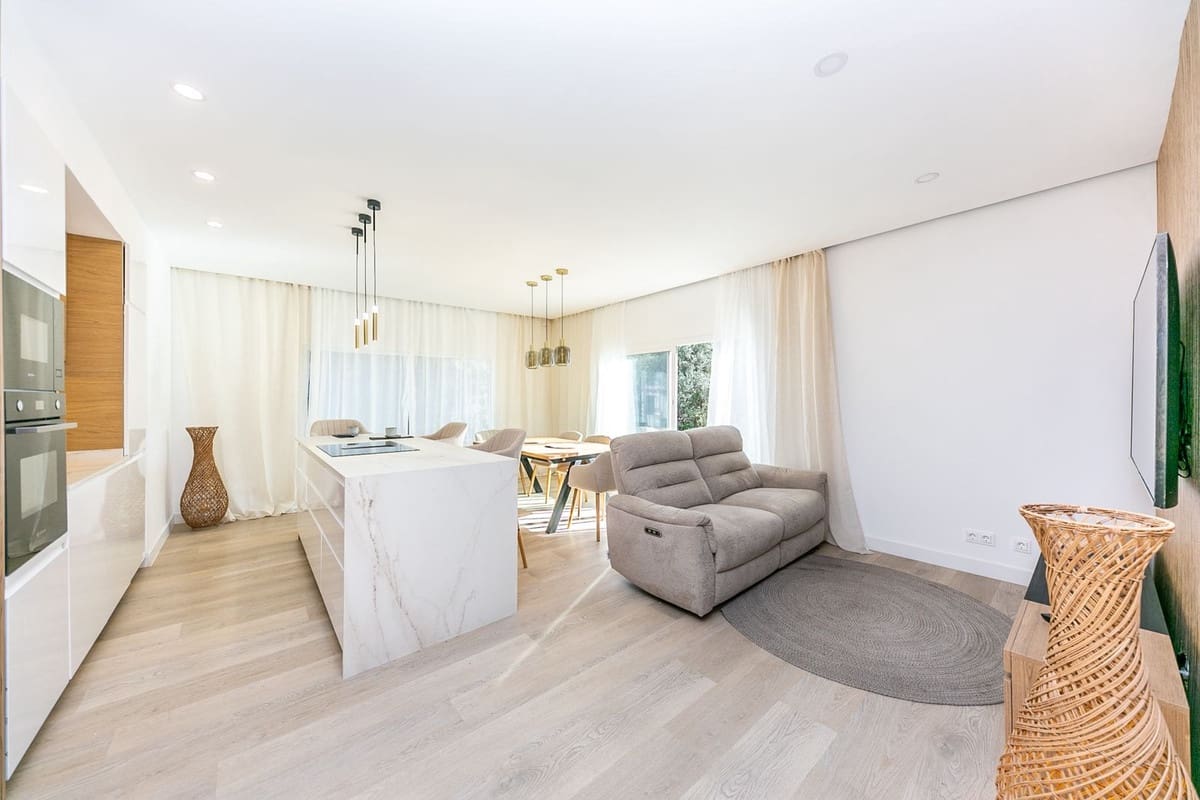 3 Zimmer Villa zu verkaufen in Fuengirola mit Pool Garage - 749.000 € (Ref: 9808944)