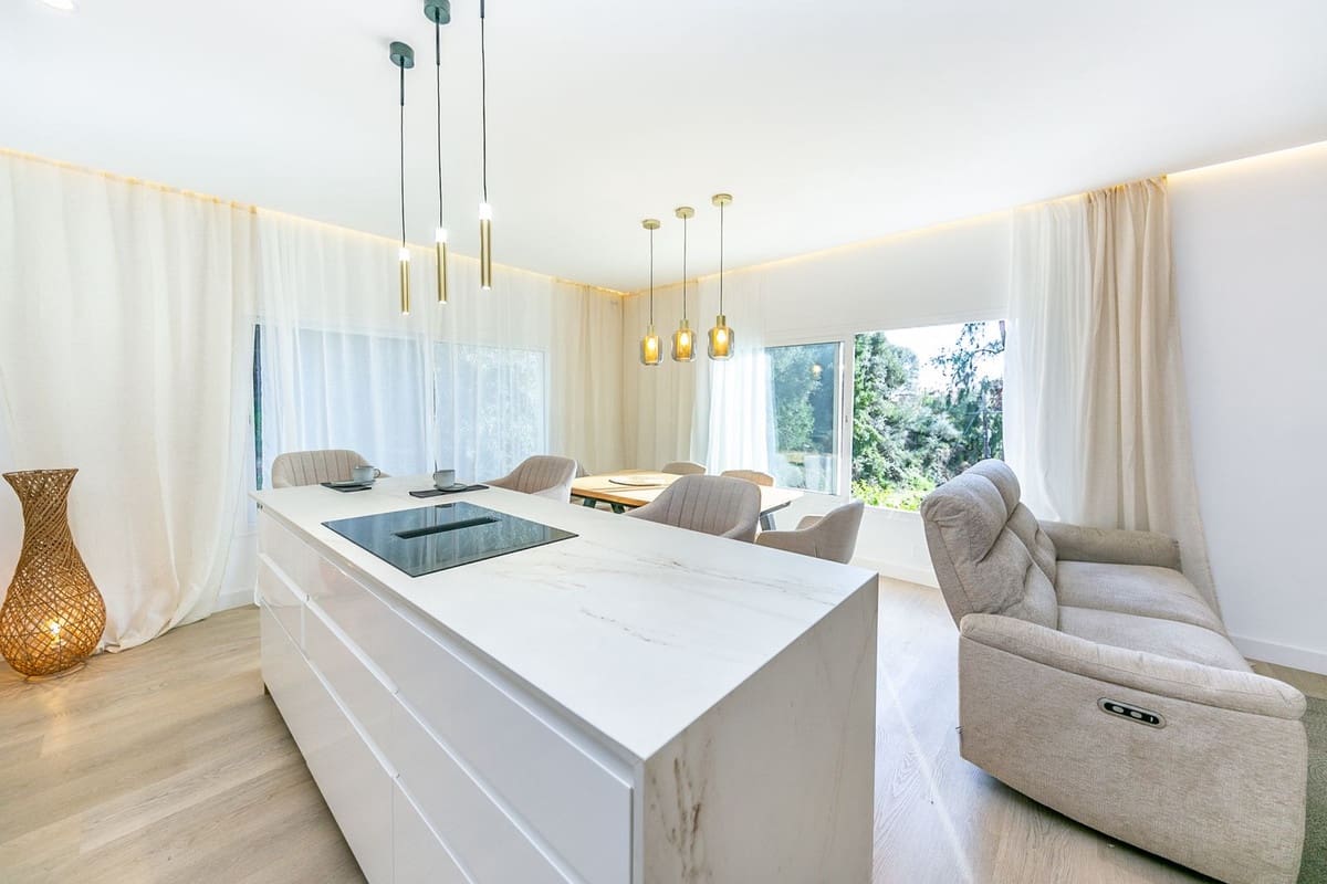 3 Zimmer Villa zu verkaufen in Fuengirola mit Pool Garage - 749.000 € (Ref: 9808944)