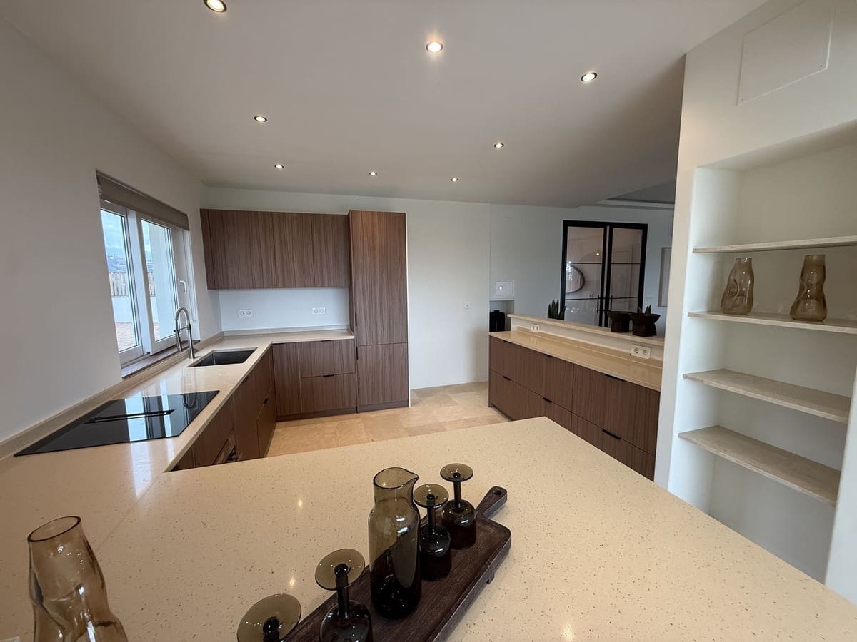 4 quarto Moradia para venda em Guadalmina com piscina garagem - 1 695 000 € (Ref: 9808948)