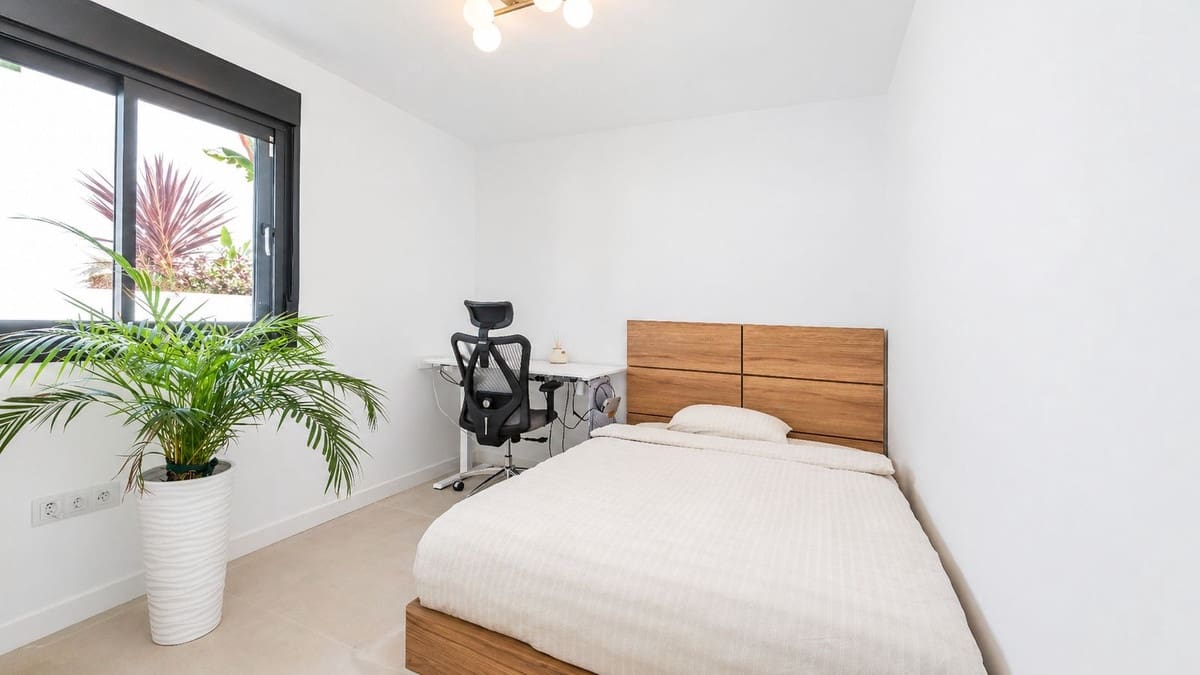 4 Zimmer Villa zu verkaufen in La Capellania mit Pool Garage - 1.450.000 € (Ref: 9810447)