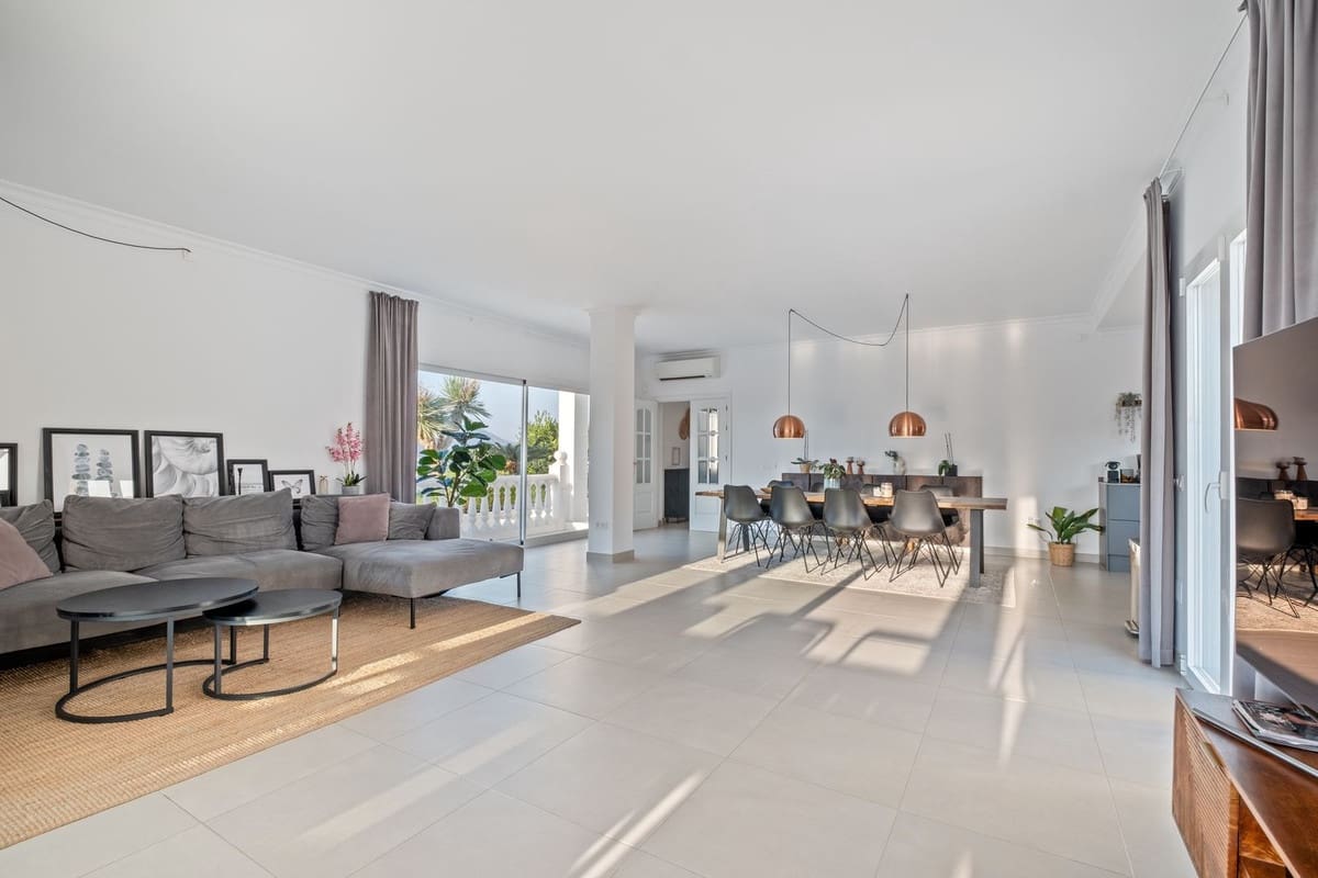 6 bedroom Villa for sale in Cerro del Aguila with pool garage - € 1,290,000 (Ref: 9810448)